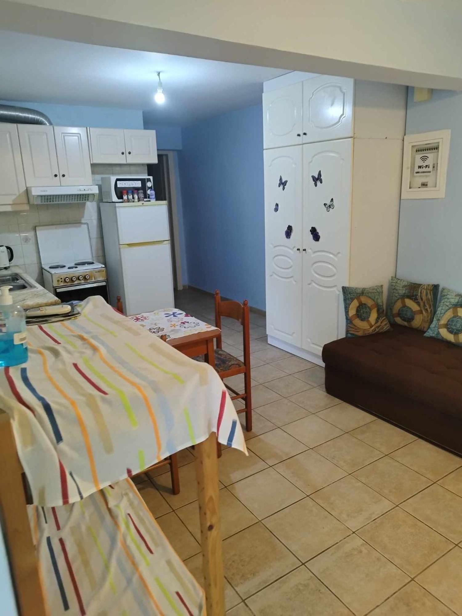 αpartment At The Entrance Of The Dimitropoulos Apartment Egio