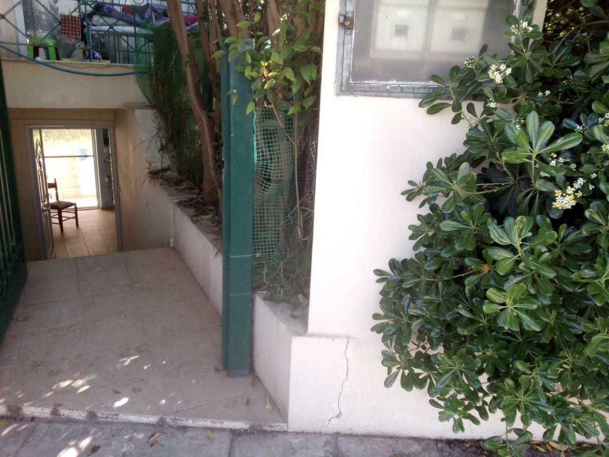 αpartment At The Entrance Of The Dimitropoulos Apartment Egio
