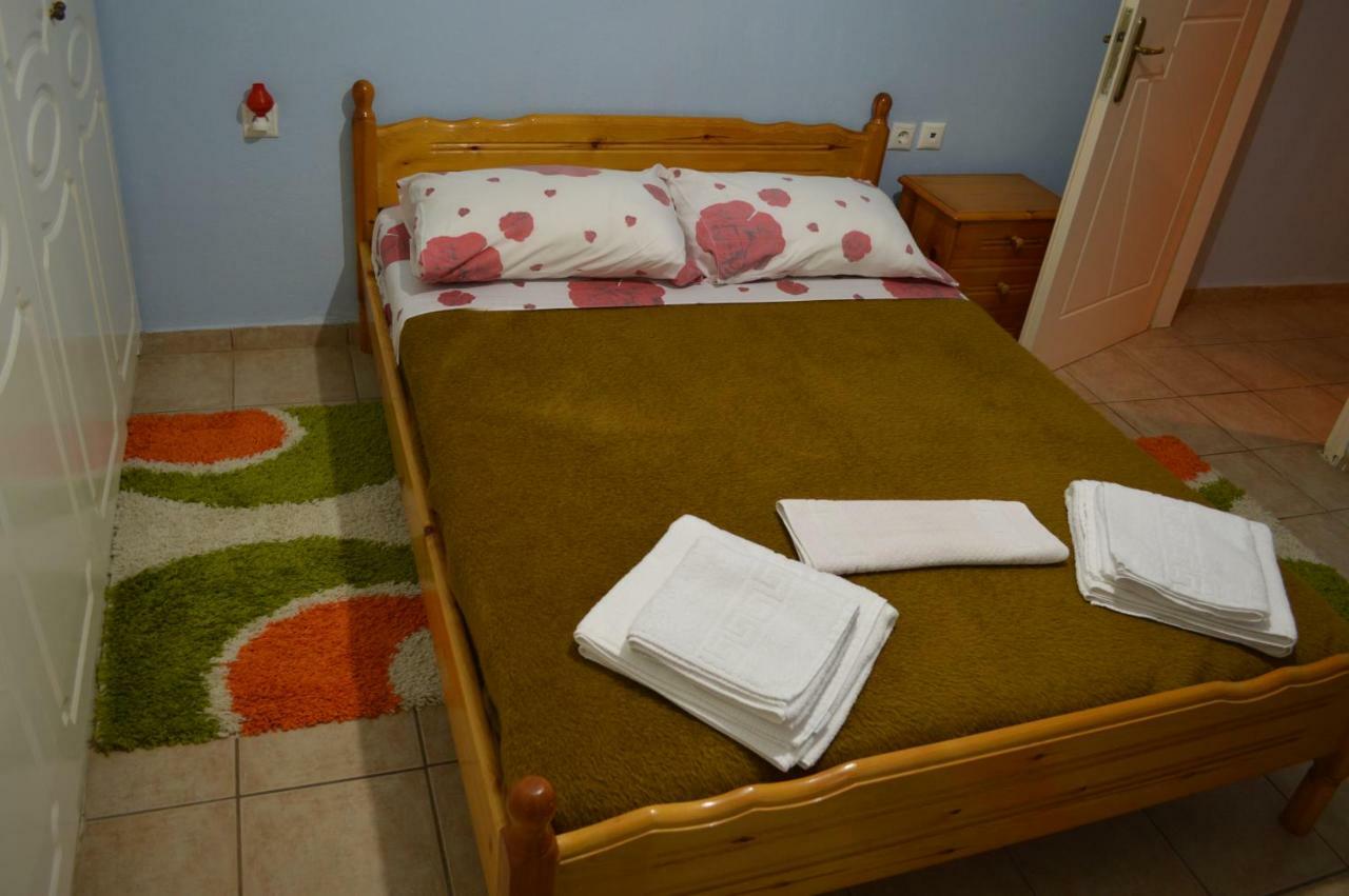 αpartment At The Entrance Of The Dimitropoulos Apartment *